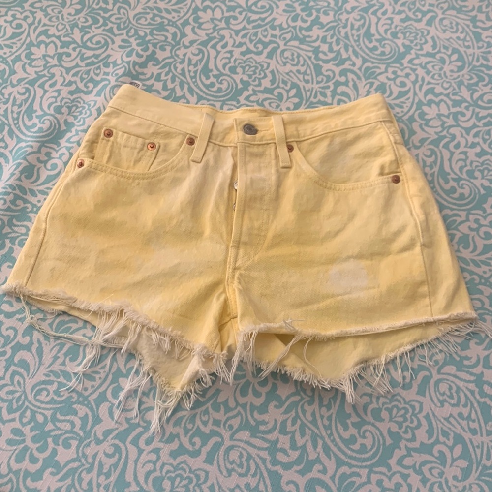 Women’s Levi’s waterless jean shorts
